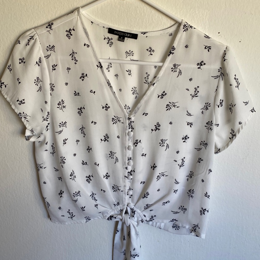 Women’s white and black printed blouse